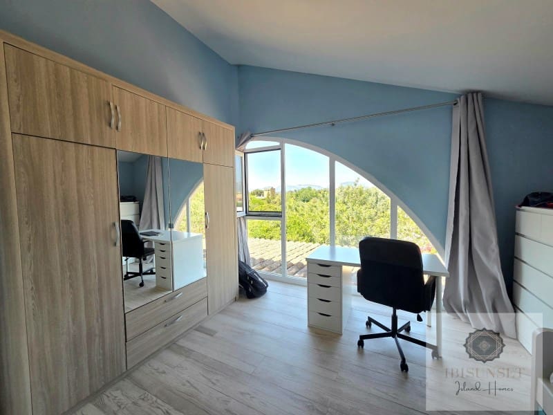 5 slaapkamer Villa te koop in Son Ferriol met zwembad garage - € 1.190.000 (Ref: 9916888)