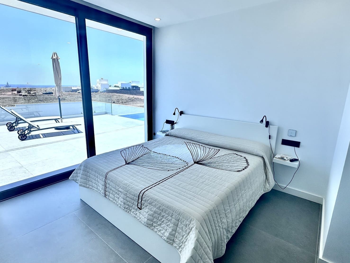 3 bedroom Townhouse for sale in Costa Teguise with pool garage - € 880,000 (Ref: 10027594)