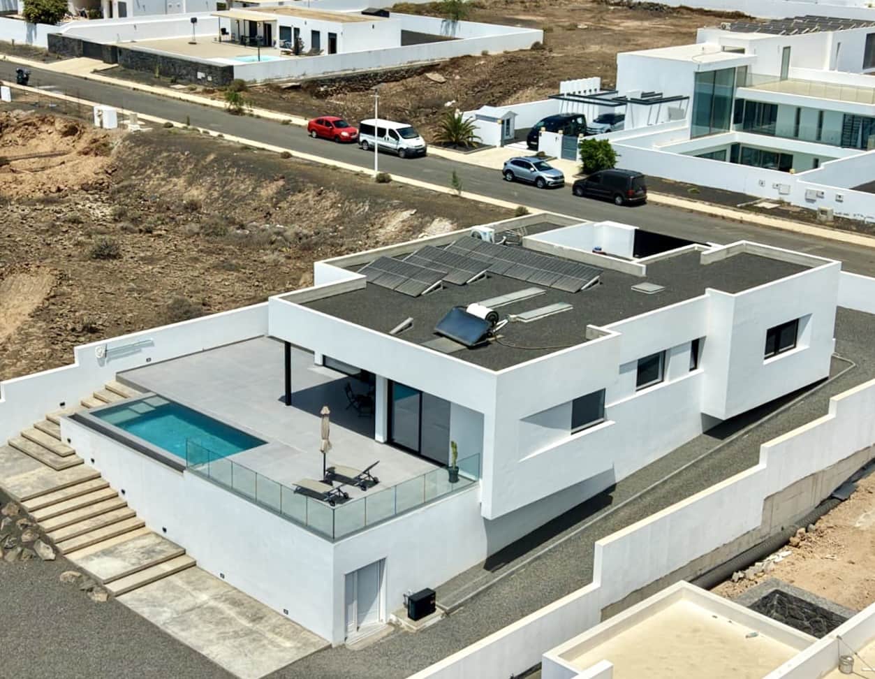 3 bedroom Townhouse for sale in Costa Teguise with pool garage - € 880,000 (Ref: 10027594)