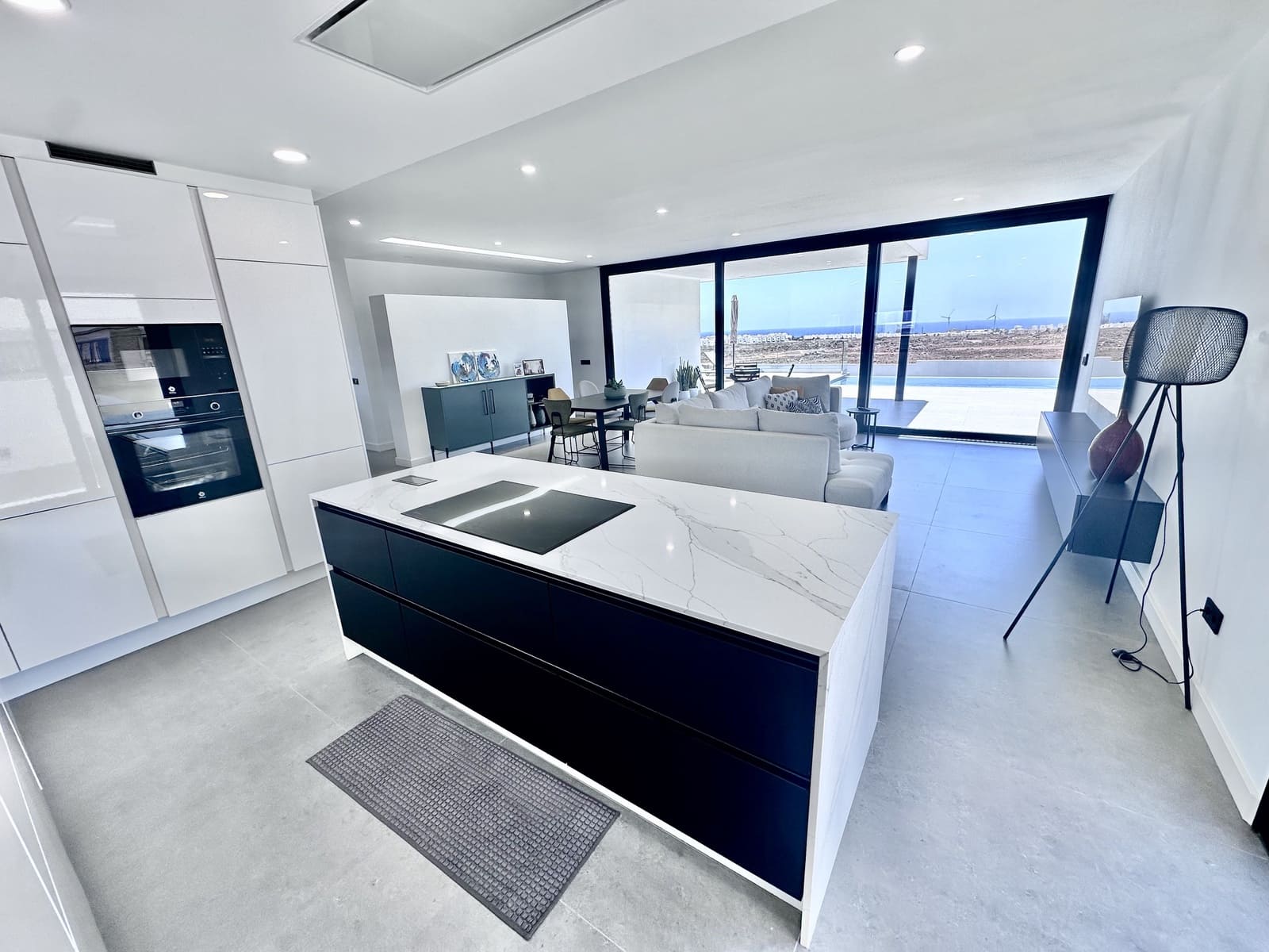 3 bedroom Townhouse for sale in Costa Teguise with pool garage - € 880,000 (Ref: 10027594)