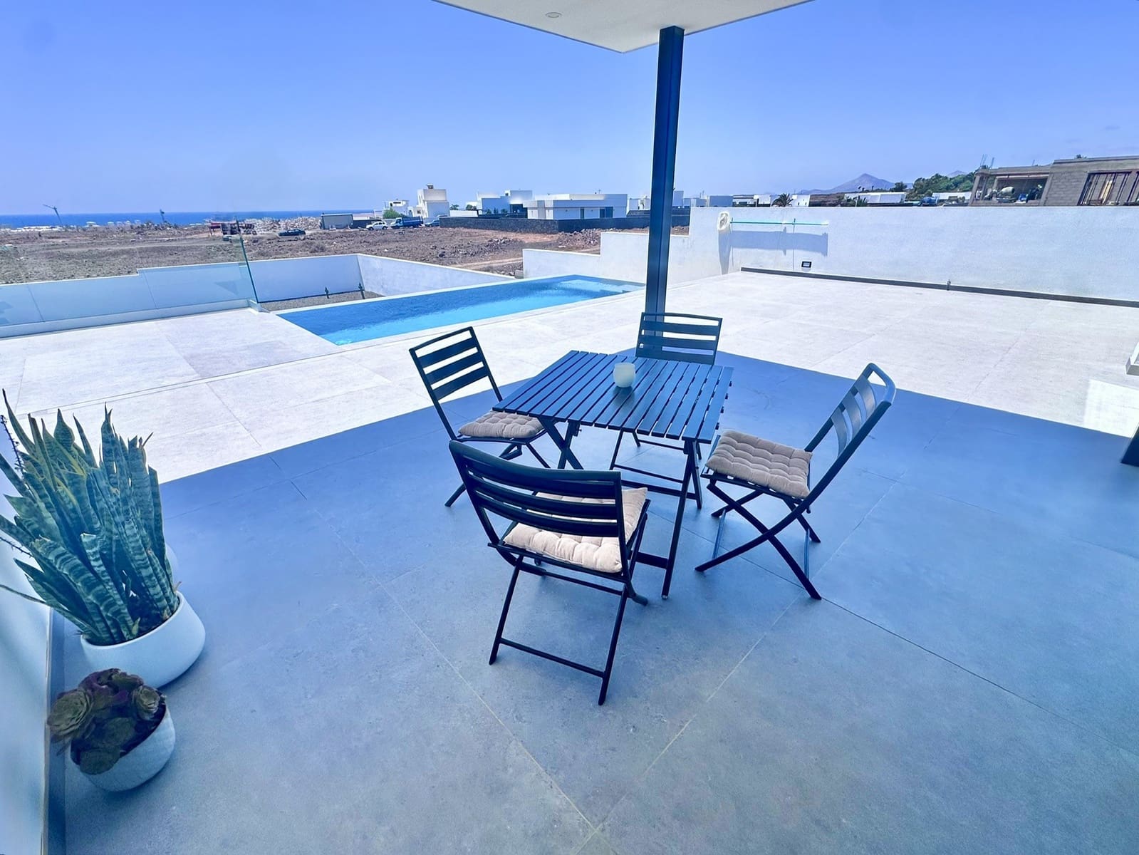 3 bedroom Townhouse for sale in Costa Teguise with pool garage - € 880,000 (Ref: 10027594)