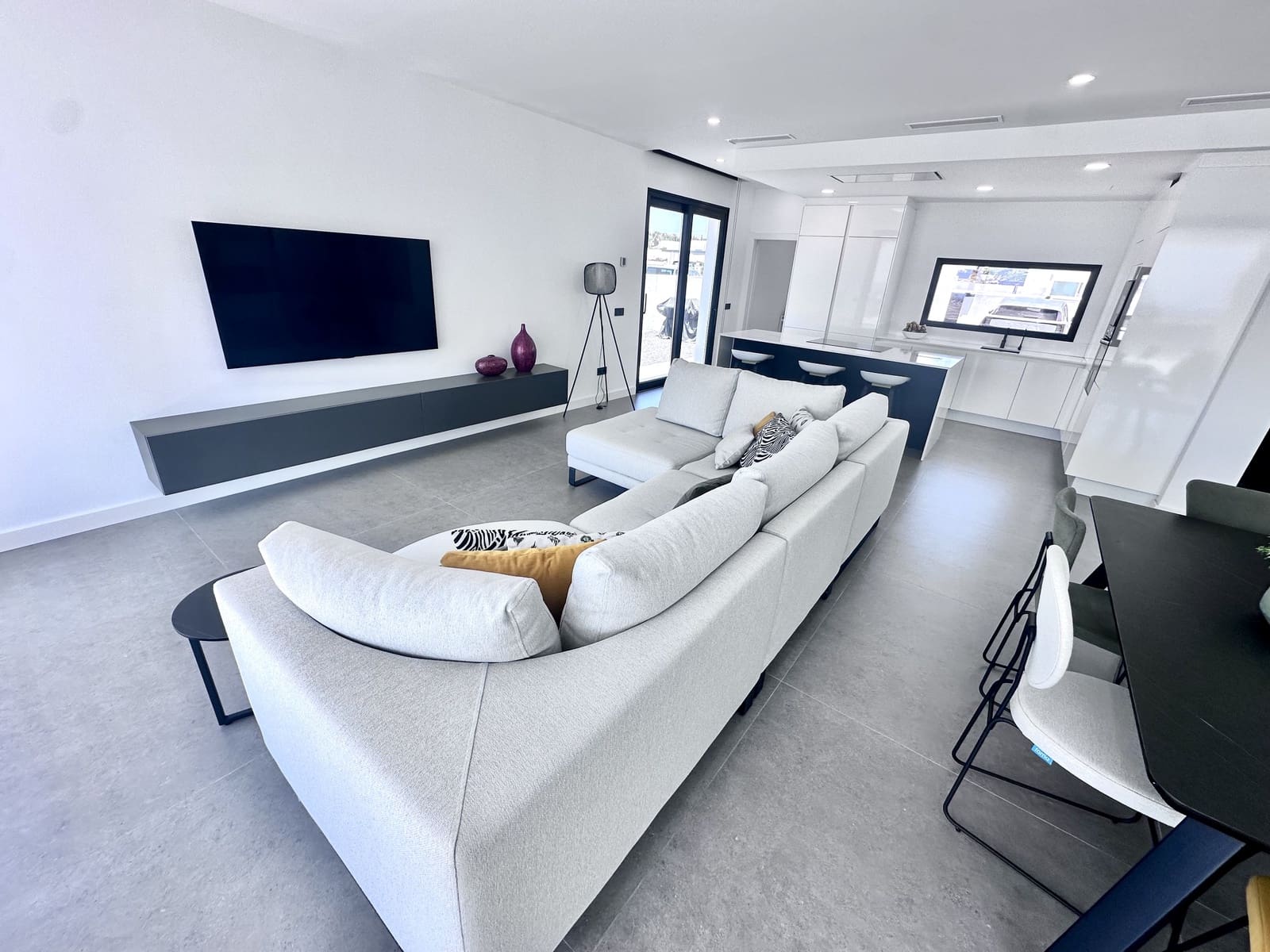3 bedroom Townhouse for sale in Costa Teguise with pool garage - € 880,000 (Ref: 10027594)