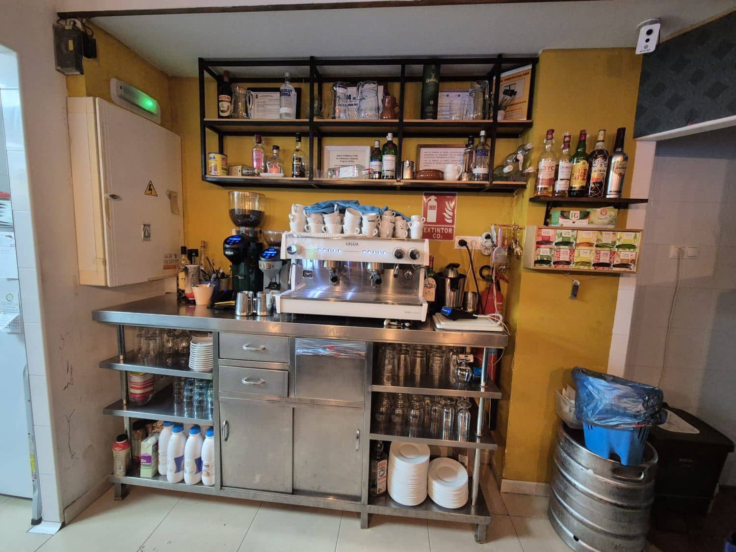 Commercial for sale in San Vicente / Sant Vicent del Raspeig - € 80,000 (Ref: 9707681)