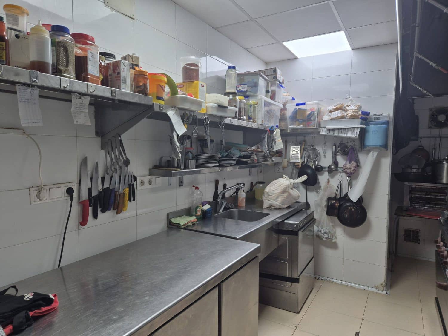 Commercial for sale in San Vicente / Sant Vicent del Raspeig - € 80,000 (Ref: 9707681)