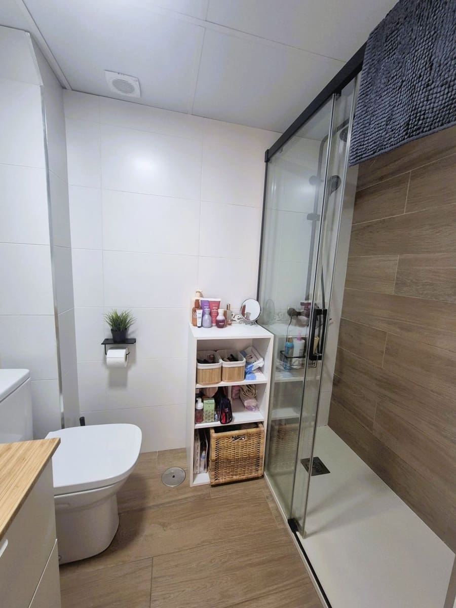 3 bedroom Flat for sale in El Campello with garage - € 420,000 (Ref: 9711101)