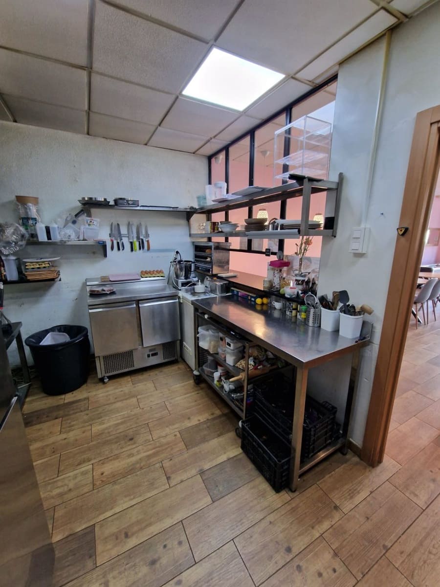 Commercial for sale in El Campello - € 89,000 (Ref: 9714526)