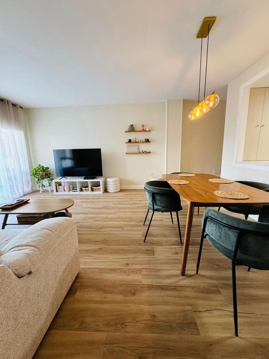 4 bedroom Flat for sale in El Campello with garage - € 289,000 (Ref: 9737984)