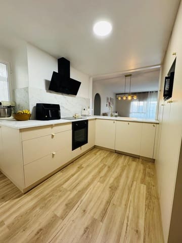 4 soverom Leilighet til salgs i El Campello med garasje - € 289 000 (Ref: 9737984)