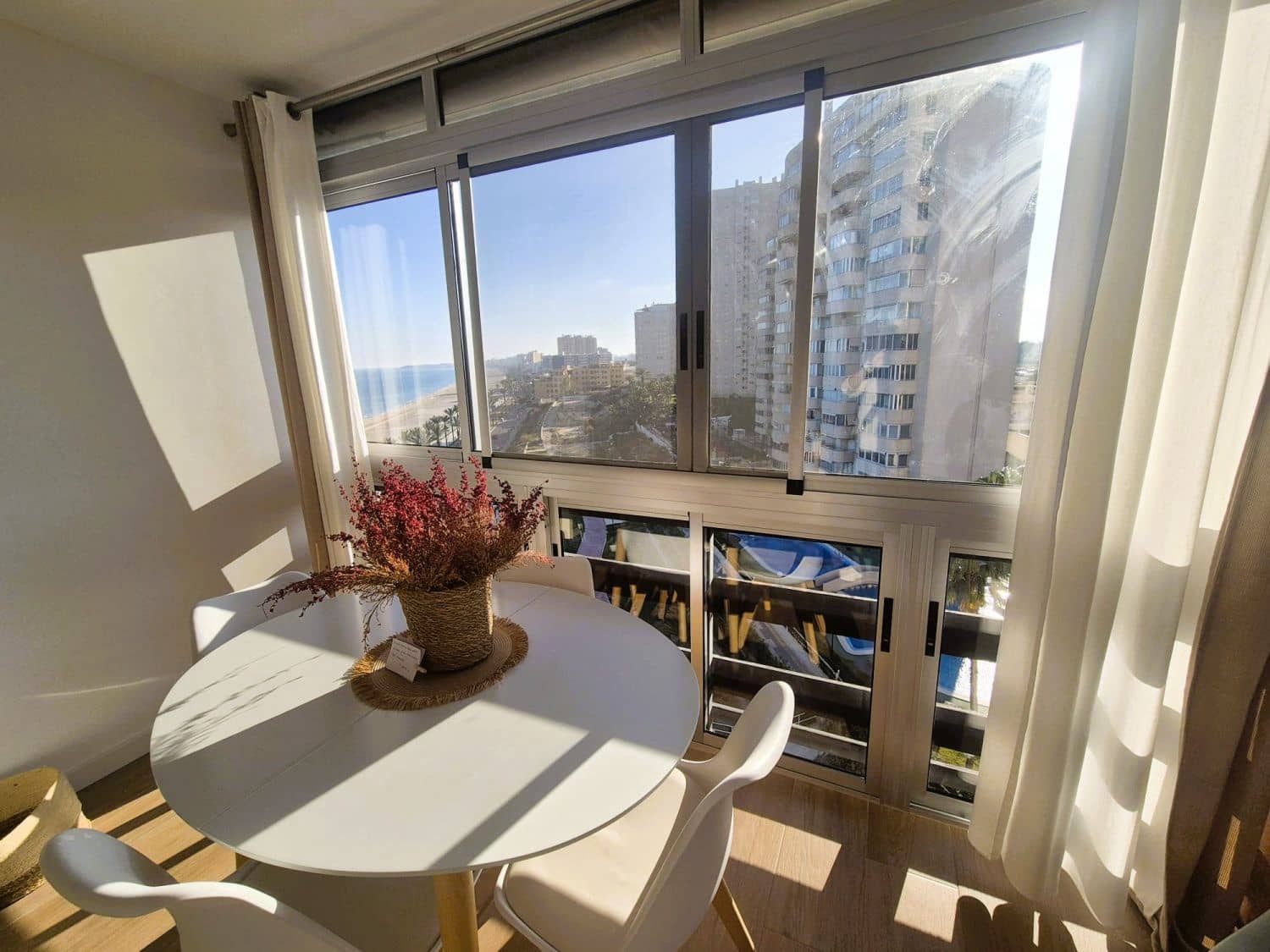 3 bedroom Flat for sale in El Campello with garage - € 420,000 (Ref: 9737985)