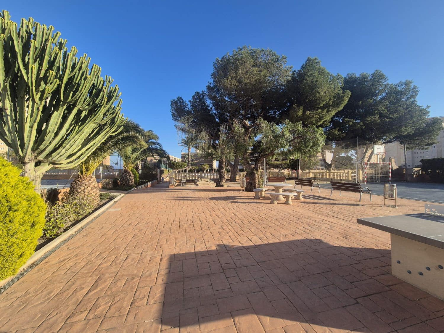 3 bedroom Flat for sale in El Campello with garage - € 420,000 (Ref: 9737985)