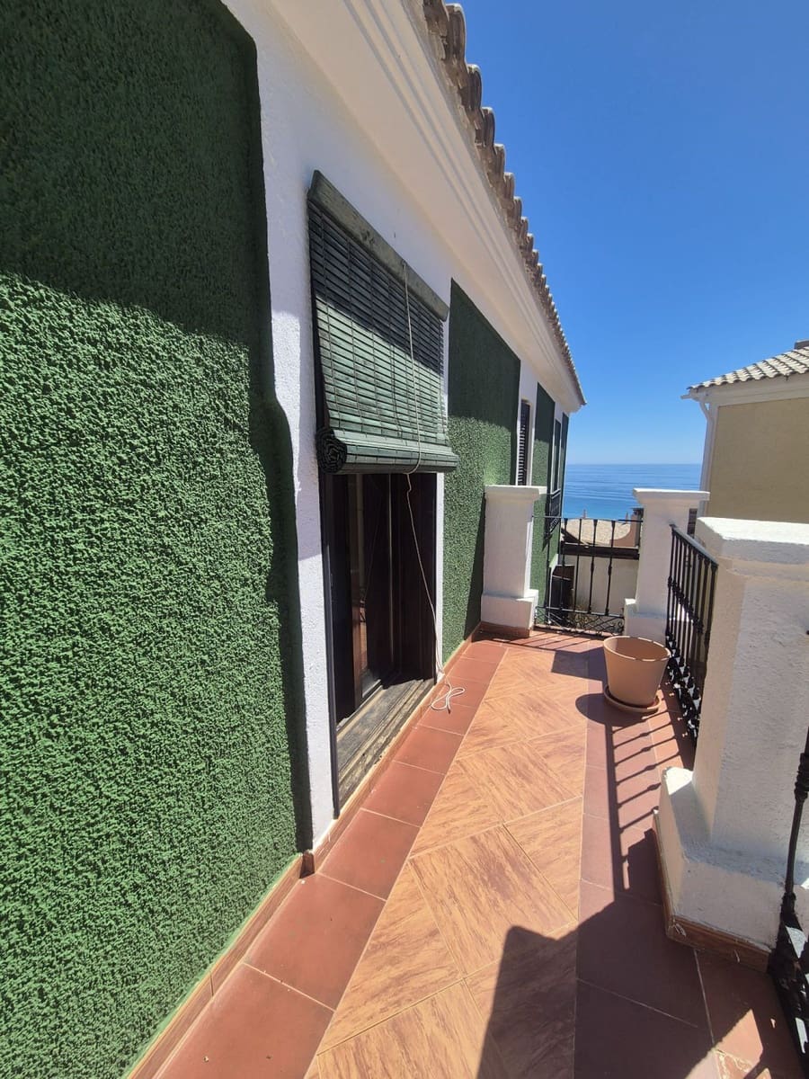 2 bedroom Terraced Villa for sale in El Campello with garage - € 319,000 (Ref: 9796207)