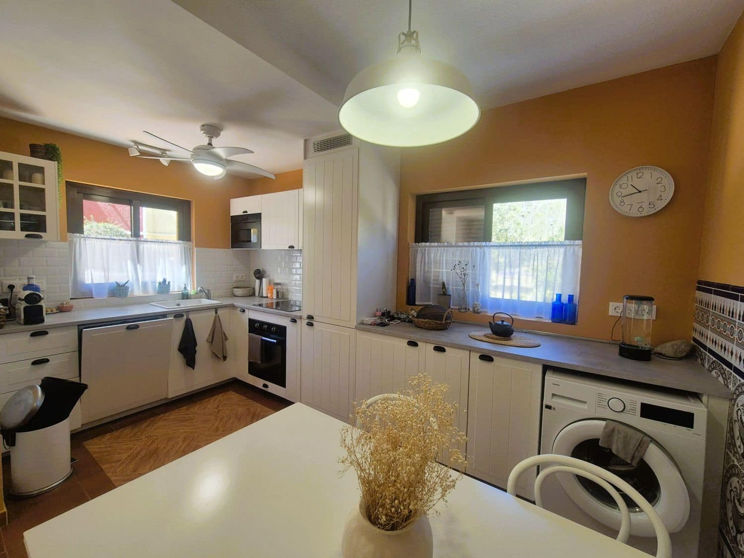 2 bedroom Terraced Villa for sale in El Campello with garage - € 319,000 (Ref: 9796207)