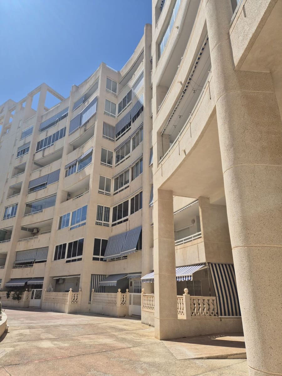 3 bedroom Flat for sale in El Campello with garage - € 345,000 (Ref: 9824705)