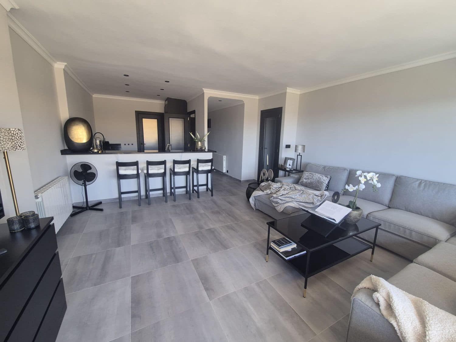 2 soverom Leilighet til leie i El Campello med svømmebasseng garasje - € 1 450 (Ref: 9833260)