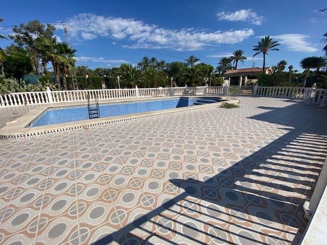 5 quarto Moradia para venda em Matola com piscina garagem - 462 000 € (Ref: 9367832)