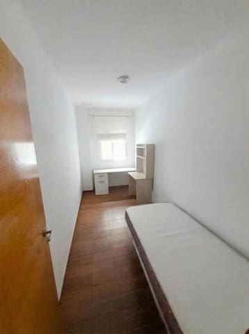 Appartement de 3 chambres à louer à Altabix, Elche / Elx - 950 € (Ref: 9367833)