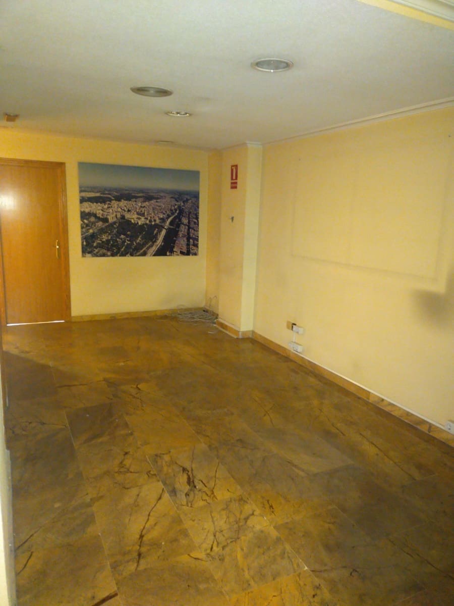 3 bedroom Commercial for rent in Elche / Elx - € 450 (Ref: 9367843)
