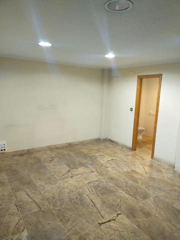 3 makuuhuone Kaupallinen vuokrattavana paikassa Elche / Elx - 450 € (Ref: 9367843)