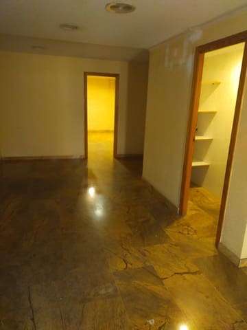 3 makuuhuone Kaupallinen vuokrattavana paikassa Elche / Elx - 450 € (Ref: 9367843)