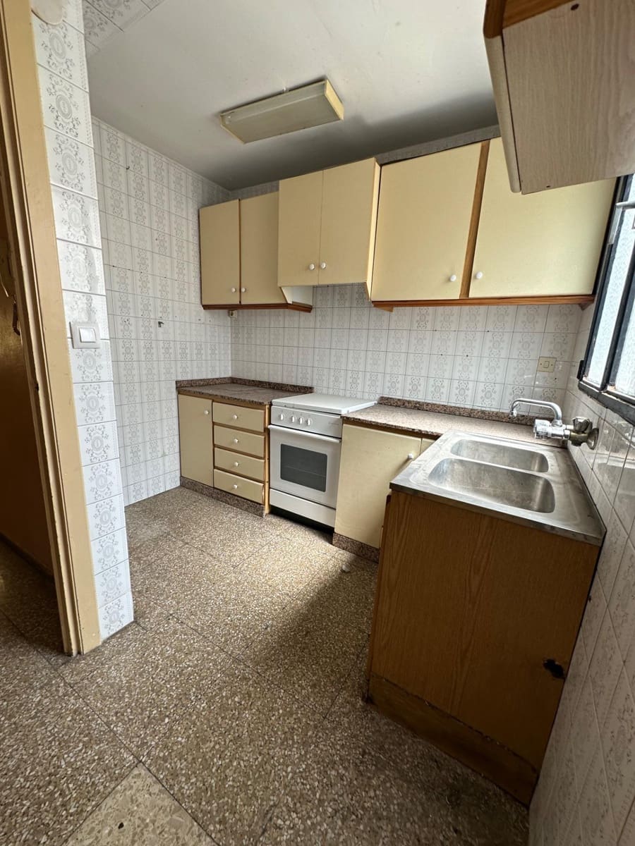 4 chambre Appartement à vendre à Elda - 59 000 € (Ref: 9367853)