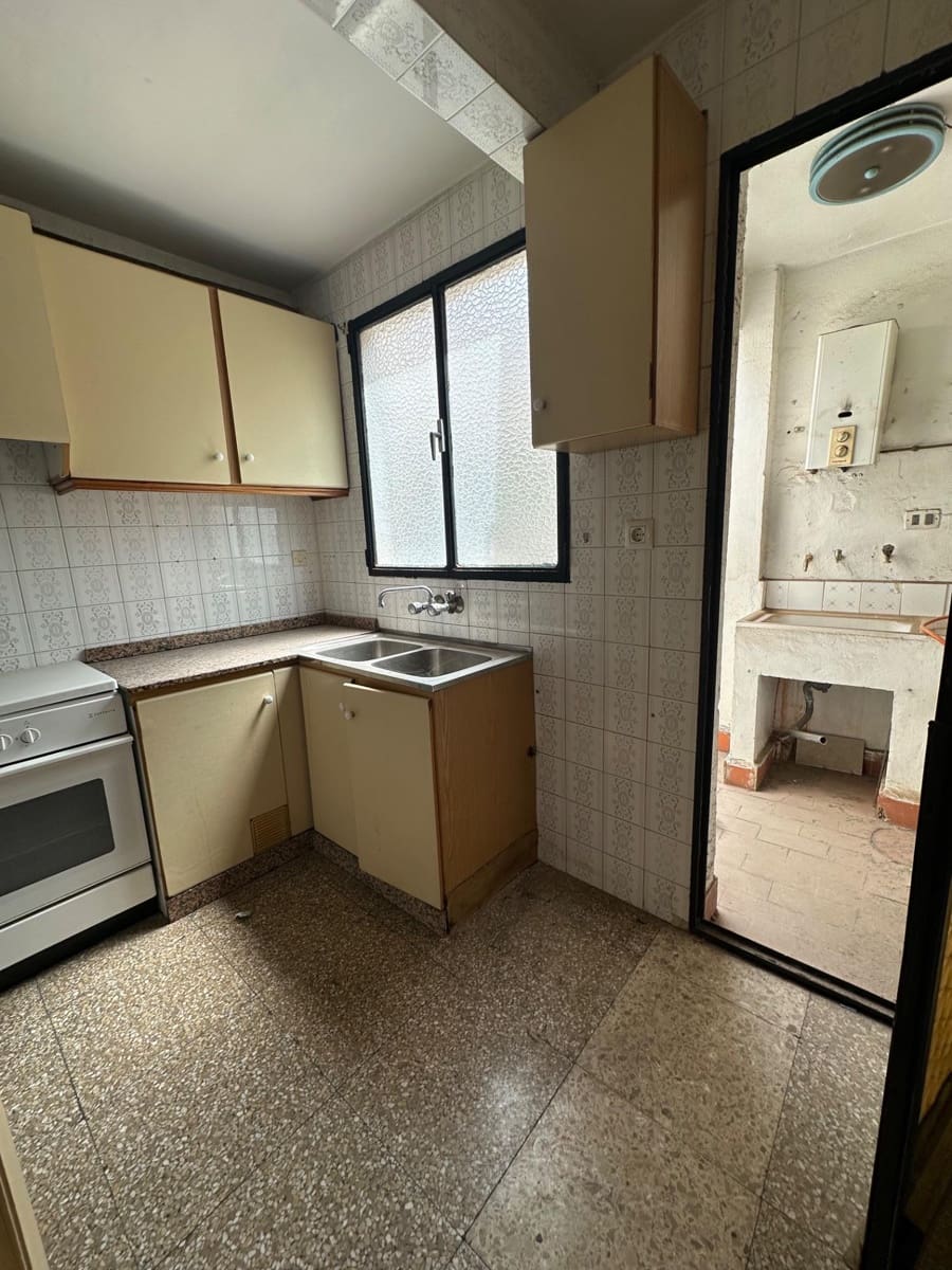 4 chambre Appartement à vendre à Elda - 59 000 € (Ref: 9367853)