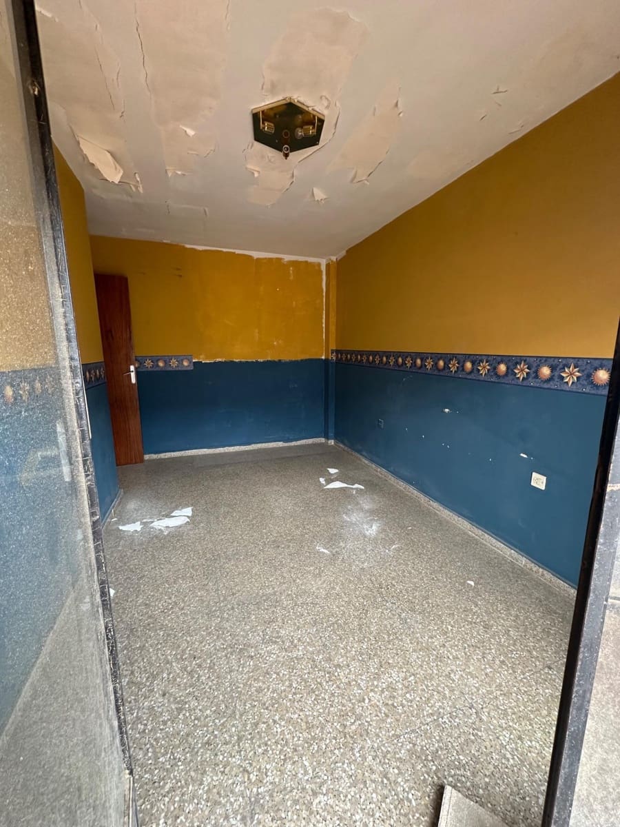 4 chambre Appartement à vendre à Elda - 59 000 € (Ref: 9367853)