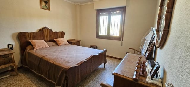 4 makuuhuone Huvila myytävänä paikassa Aspe mukana uima-altaan 
autotalli - 390 000 € (Ref: 9367857)