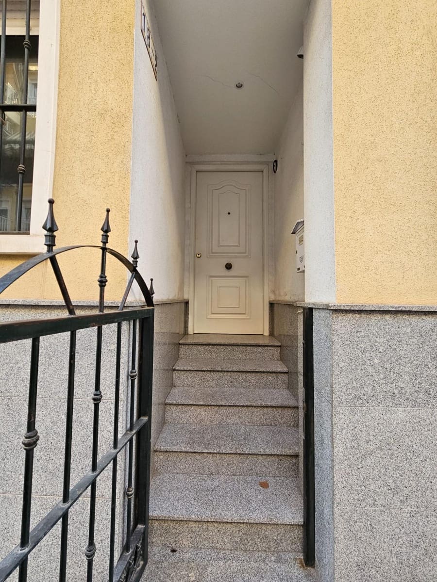 3 sypialnia Mieszkanie do wynajęcia w Elche / Elx z garażem - 850 € (Ref: 9367869)