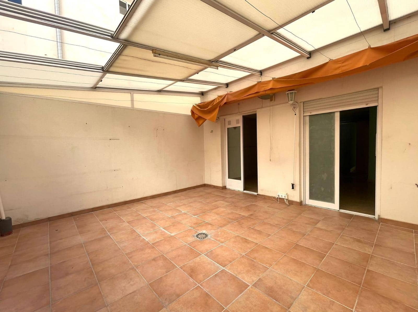 3 sypialnia Mieszkanie do wynajęcia w Elche / Elx z garażem - 850 € (Ref: 9367869)