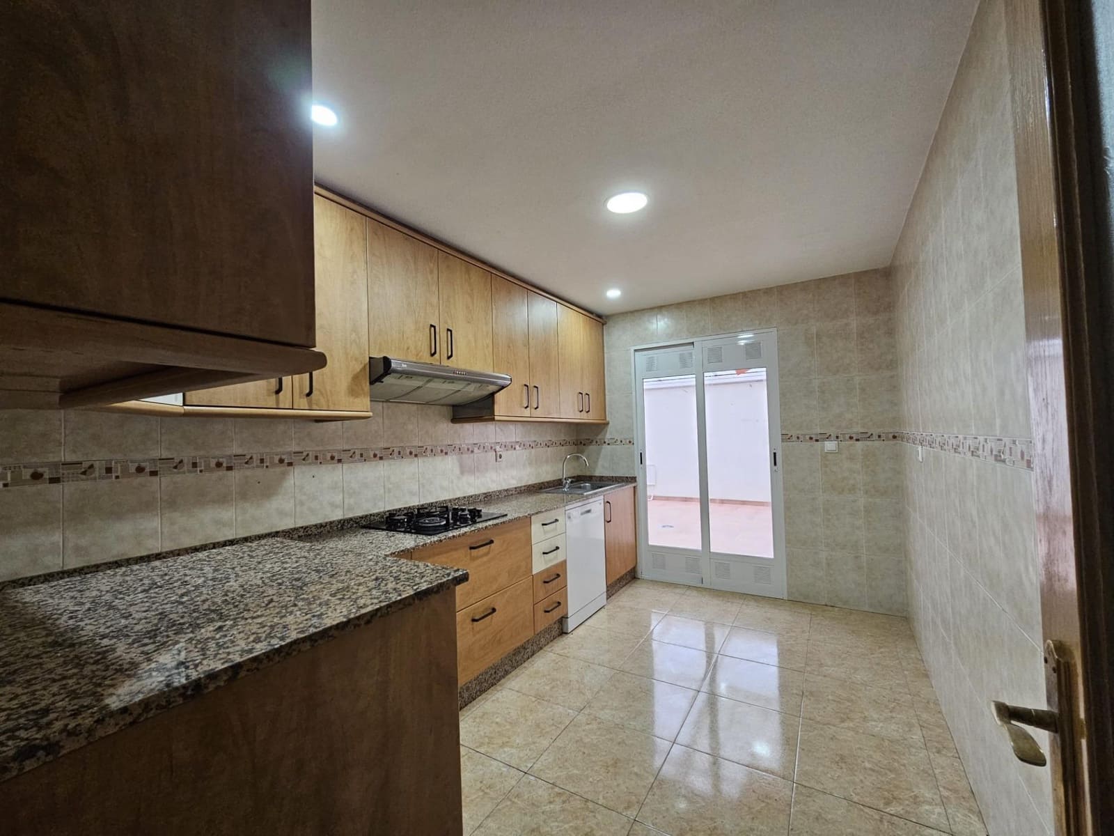 3 sypialnia Mieszkanie do wynajęcia w Elche / Elx z garażem - 850 € (Ref: 9367869)