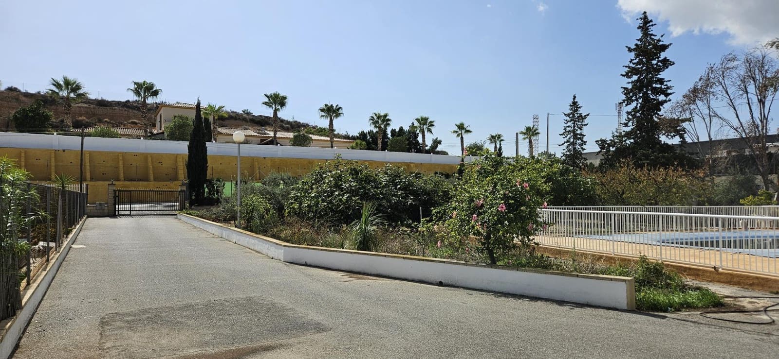 4 sypialnia Finka/Dom wiejski na sprzedaż w Elche / Elx z basenem - 350 000 € (Ref: 9367876)