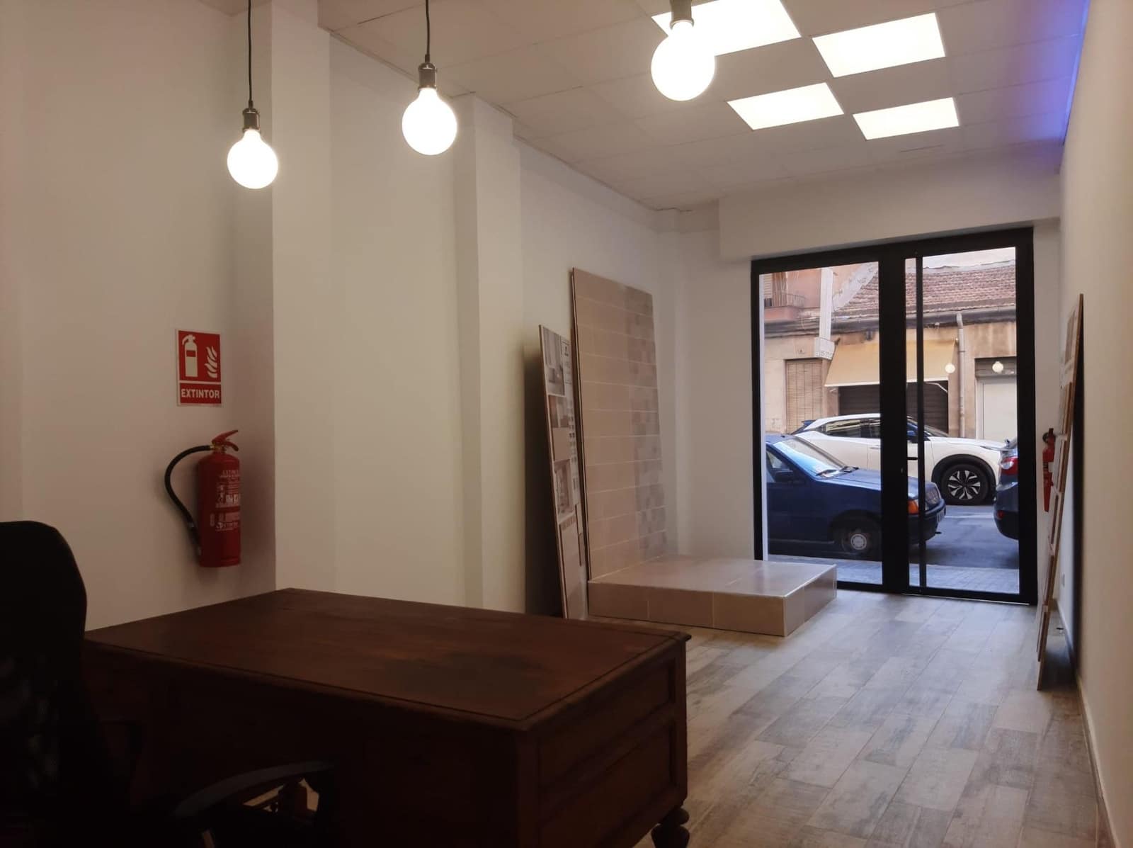 Commercial for rent in Elche / Elx - € 350 (Ref: 9367879)