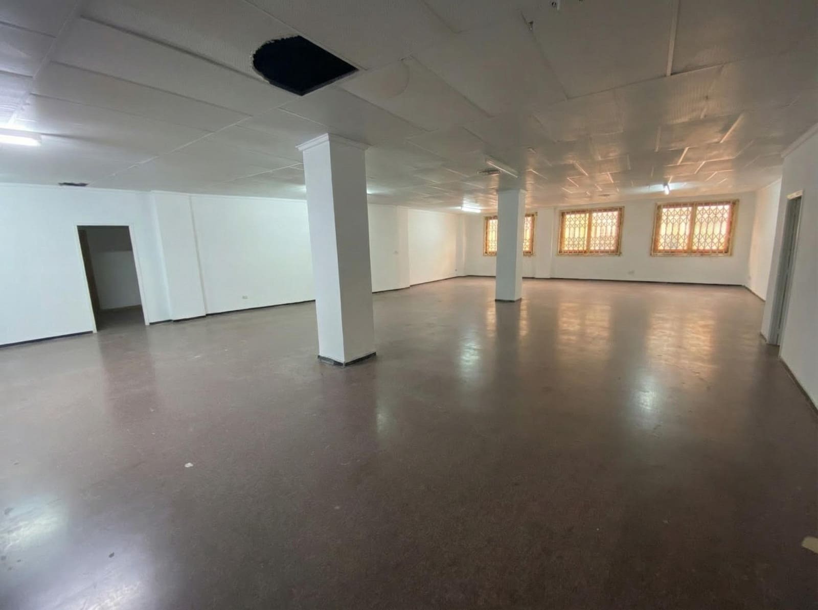 Comercial para venda em Elche / Elx - 130 000 € (Ref: 9367895)