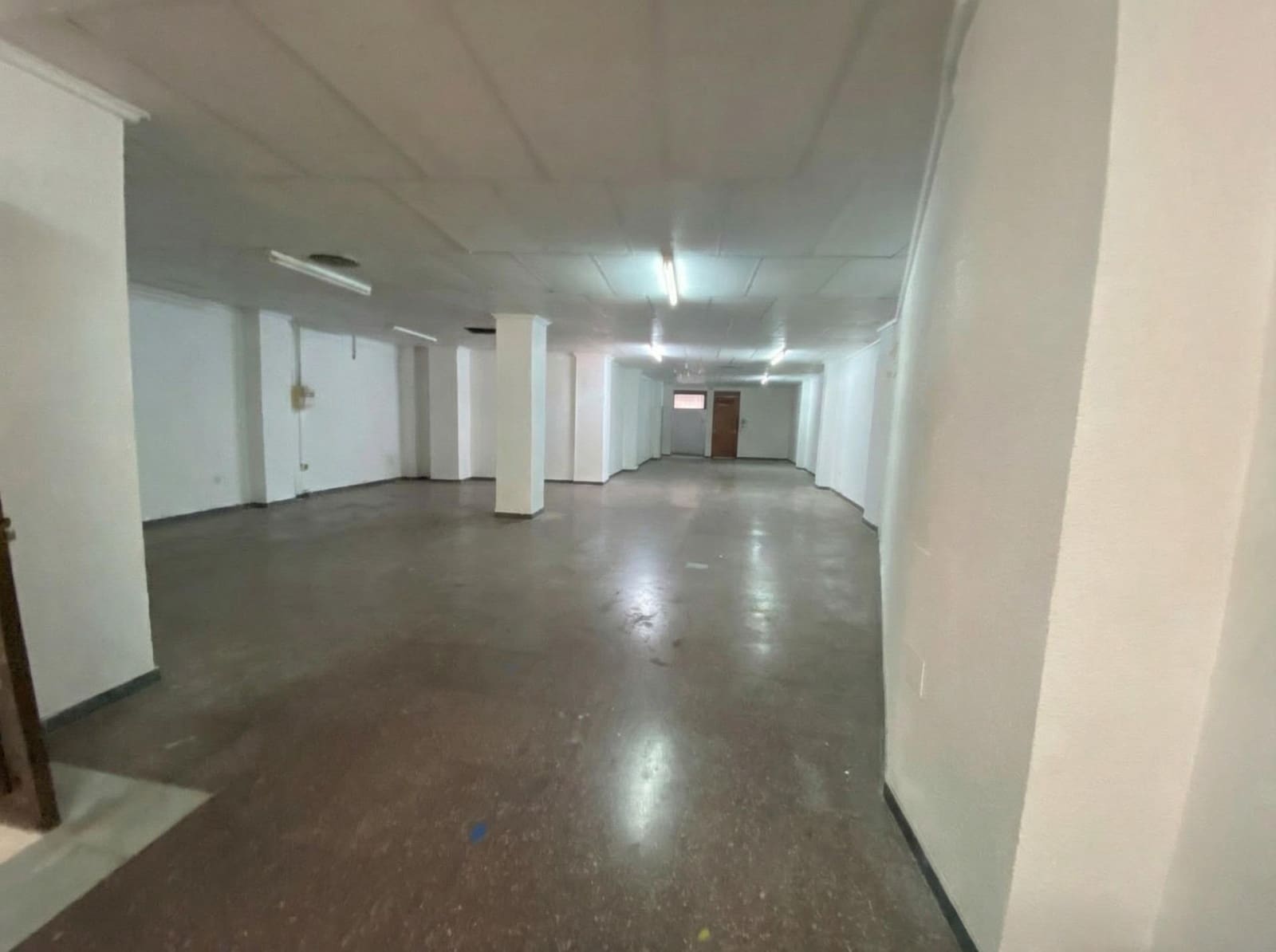 Comercial para venda em Elche / Elx - 130 000 € (Ref: 9367895)