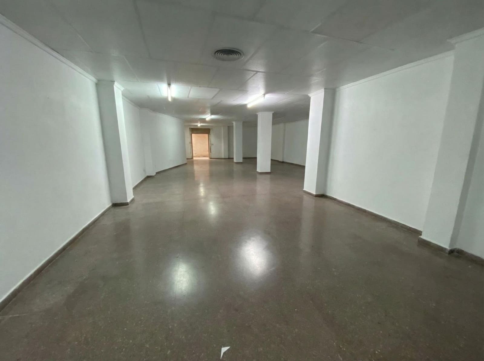 Comercial para venda em Elche / Elx - 130 000 € (Ref: 9367895)