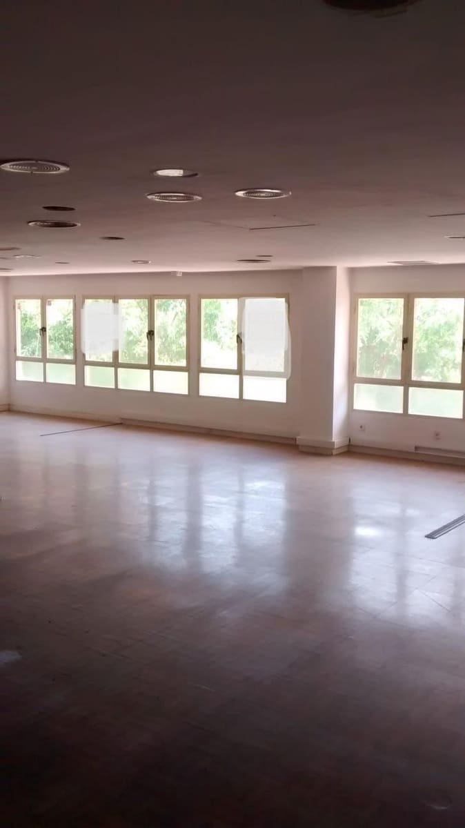 Local Commercial de 1 chambre à louer à Elche / Elx - 700 € (Ref: 9367896)