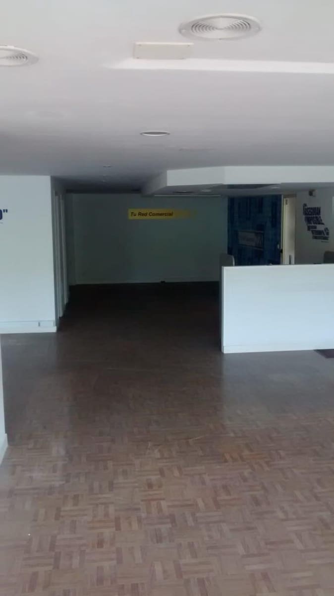 Local Commercial de 1 chambre à louer à Elche / Elx - 700 € (Ref: 9367896)