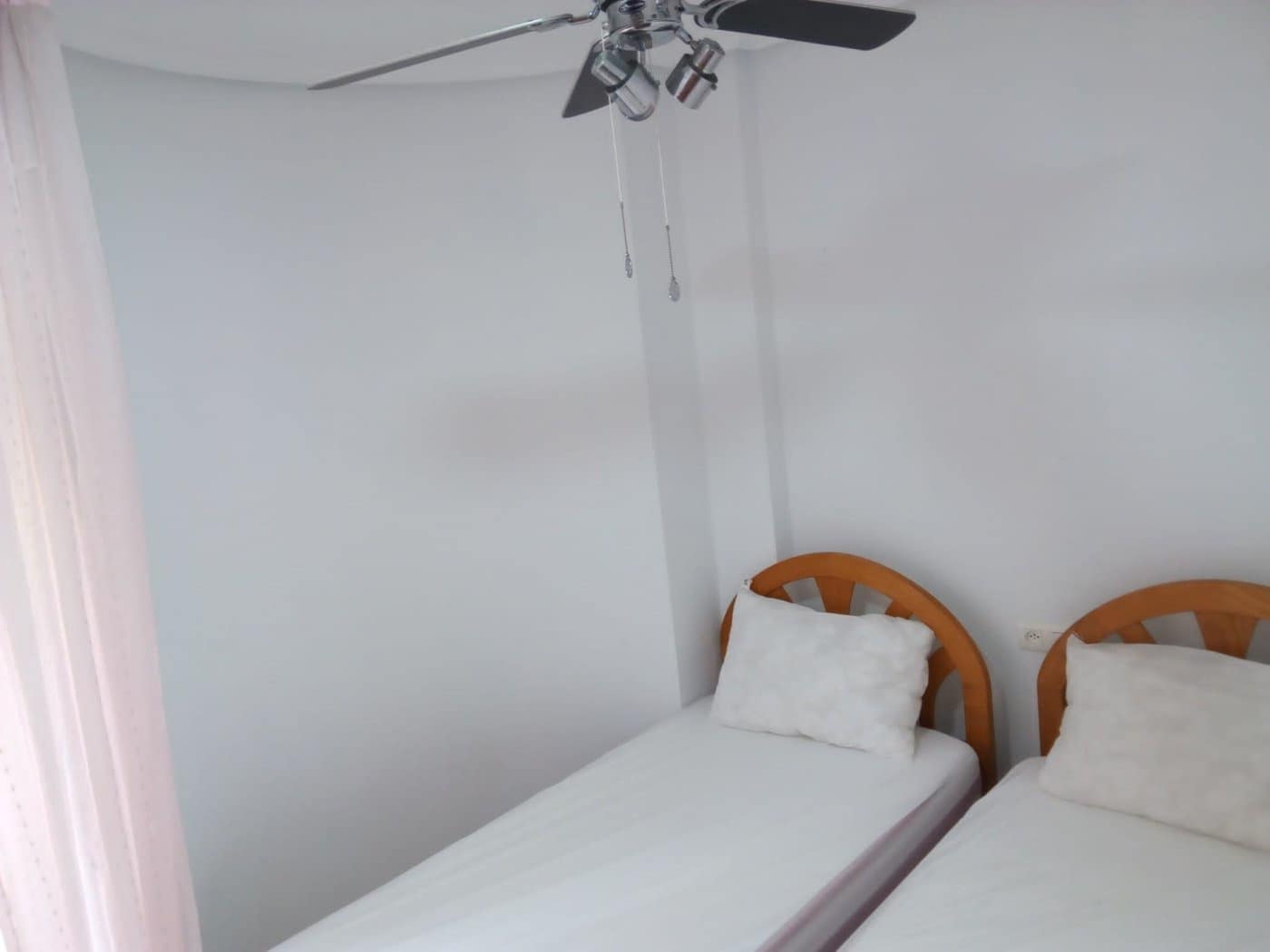 Bungalow de 4 habitaciones en Santa Pola en alquiler vacacional con piscina - 560 € (Ref: 9367897)