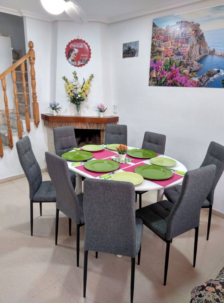 Bungalow de 4 habitaciones en Santa Pola en alquiler vacacional con piscina - 560 € (Ref: 9367897)