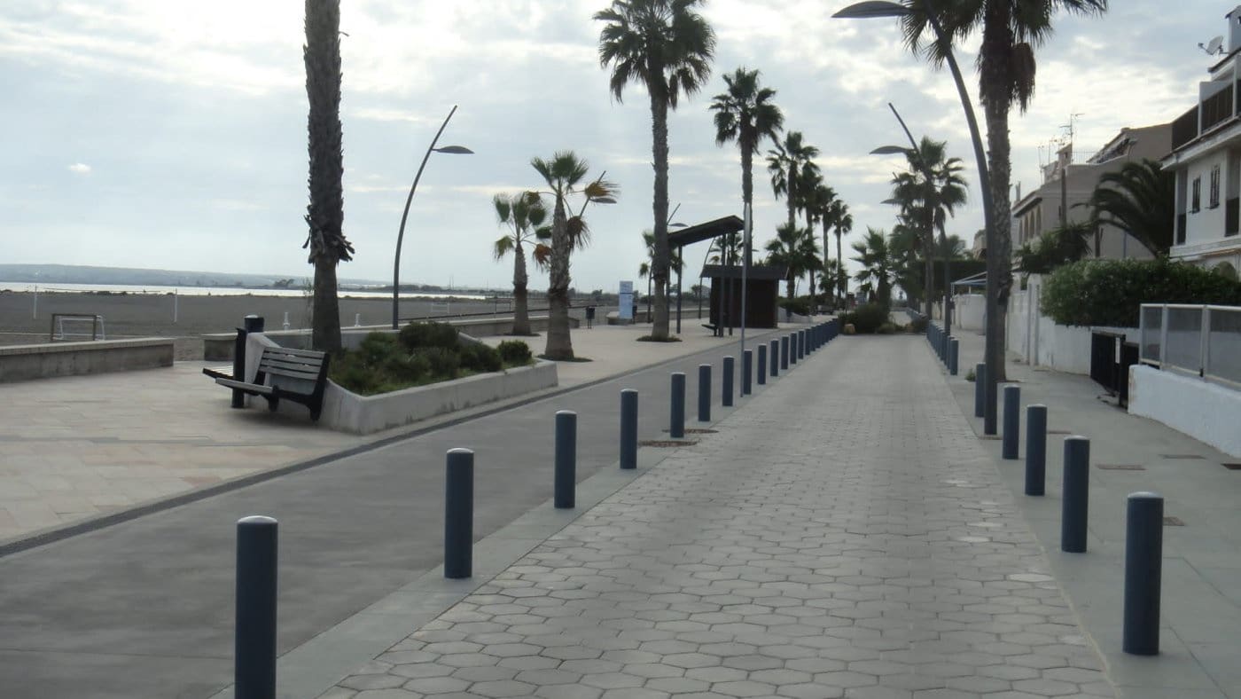 Bungalow de 4 habitaciones en Santa Pola en alquiler vacacional con piscina - 560 € (Ref: 9367897)