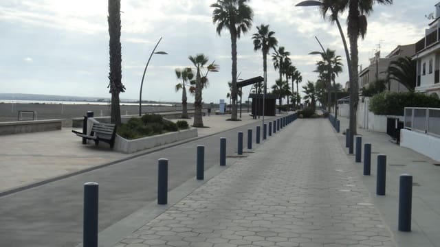 Bungalow de 4 habitaciones en Santa Pola en alquiler vacacional con piscina - 560 € (Ref: 9367897)