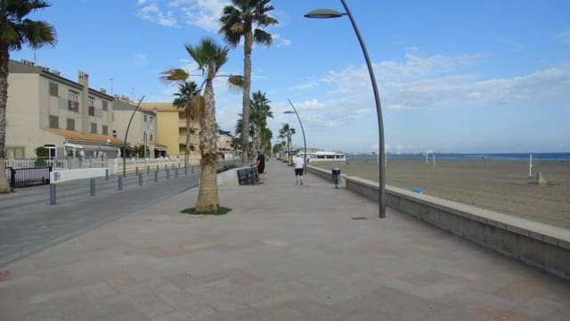 Bungalow de 4 habitaciones en Santa Pola en alquiler vacacional con piscina - 560 € (Ref: 9367897)