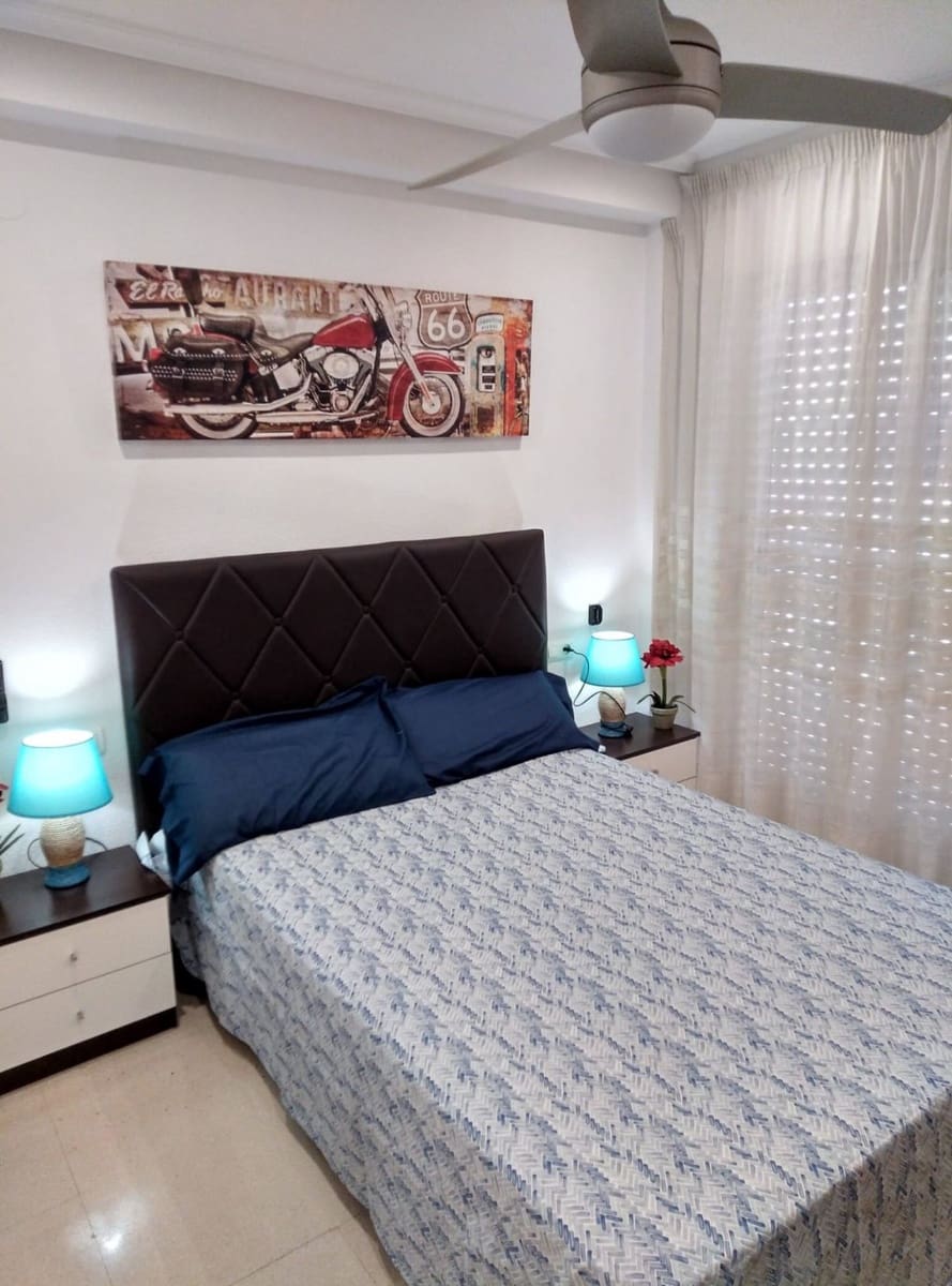 Bungalow de 4 habitaciones en Santa Pola en alquiler vacacional con piscina - 560 € (Ref: 9367897)