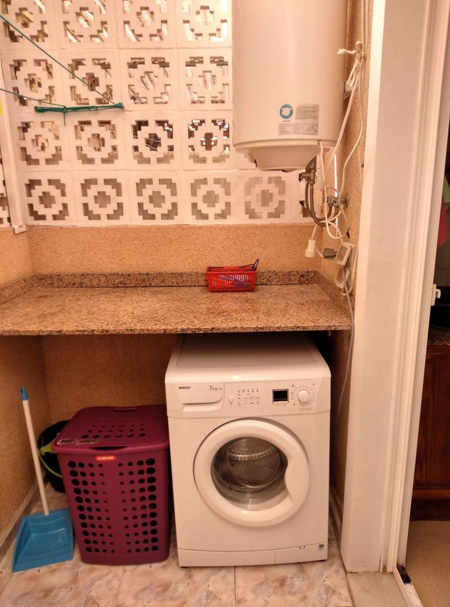 Bungalow de 4 habitaciones en Santa Pola en alquiler vacacional con piscina - 560 € (Ref: 9367897)