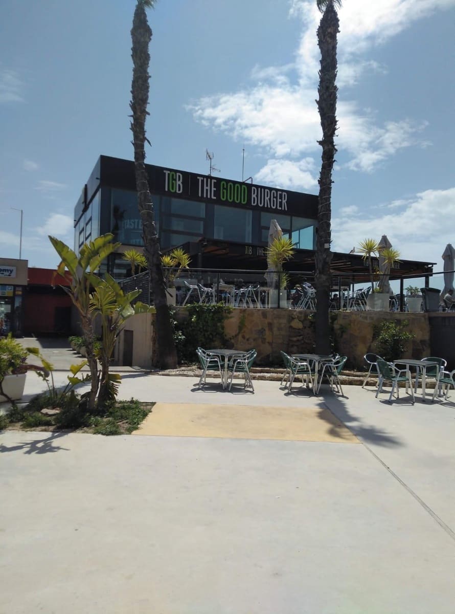 Bungalow de 4 habitaciones en Santa Pola en alquiler vacacional con piscina - 560 € (Ref: 9367897)