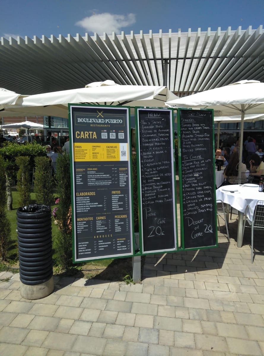 Bungalow de 4 habitaciones en Santa Pola en alquiler vacacional con piscina - 560 € (Ref: 9367897)