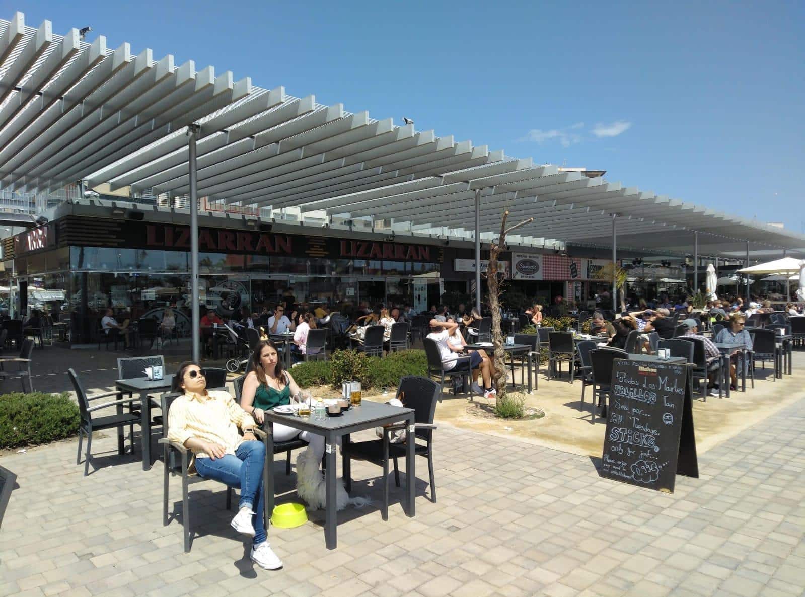 Bungalow de 4 habitaciones en Santa Pola en alquiler vacacional con piscina - 560 € (Ref: 9367897)