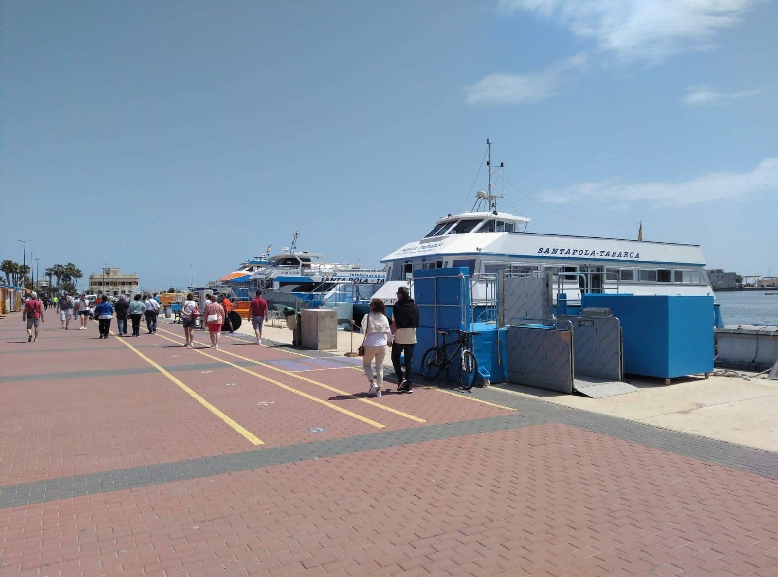 Bungalow de 4 habitaciones en Santa Pola en alquiler vacacional con piscina - 560 € (Ref: 9367897)