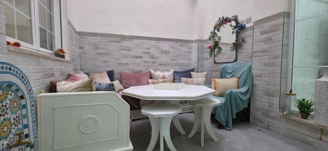 4 bedroom Townhouse for sale in Elche / Elx with garage - € 330,000 (Ref: 9406728)