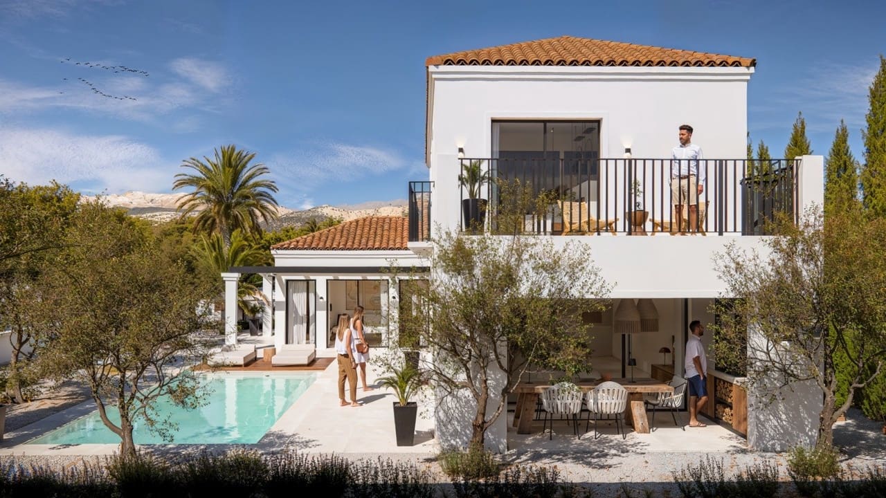 4 bedroom Villa for sale in La Romana with pool garage - € 673,000 (Ref: 10050459)